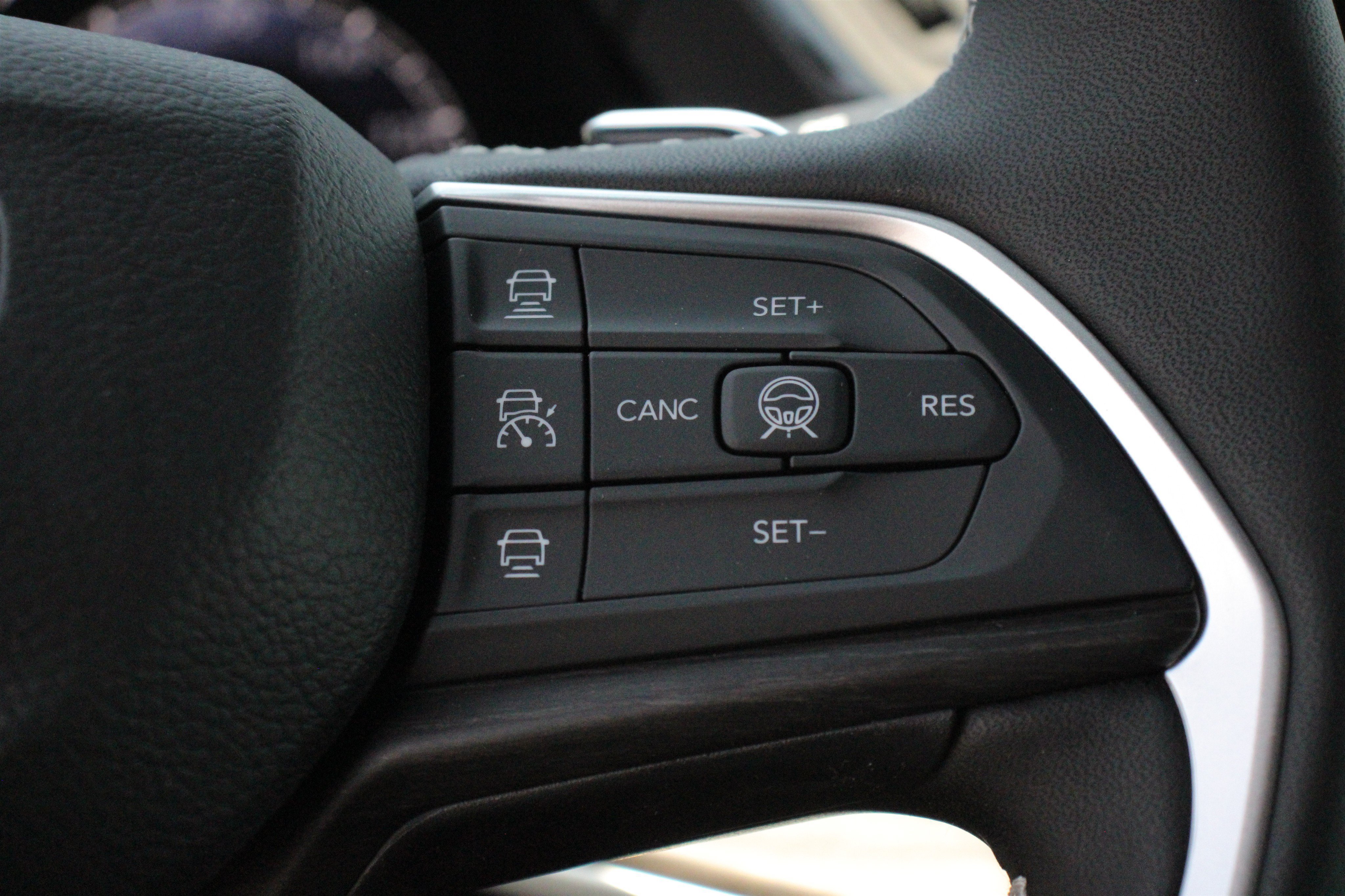 New 2026 Bright White Clearcoat Jeep Laredo Altitude image 10