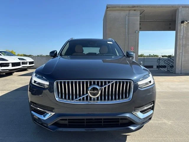 Used 2023 Denim Blue Metallic Volvo Ultimate image 8