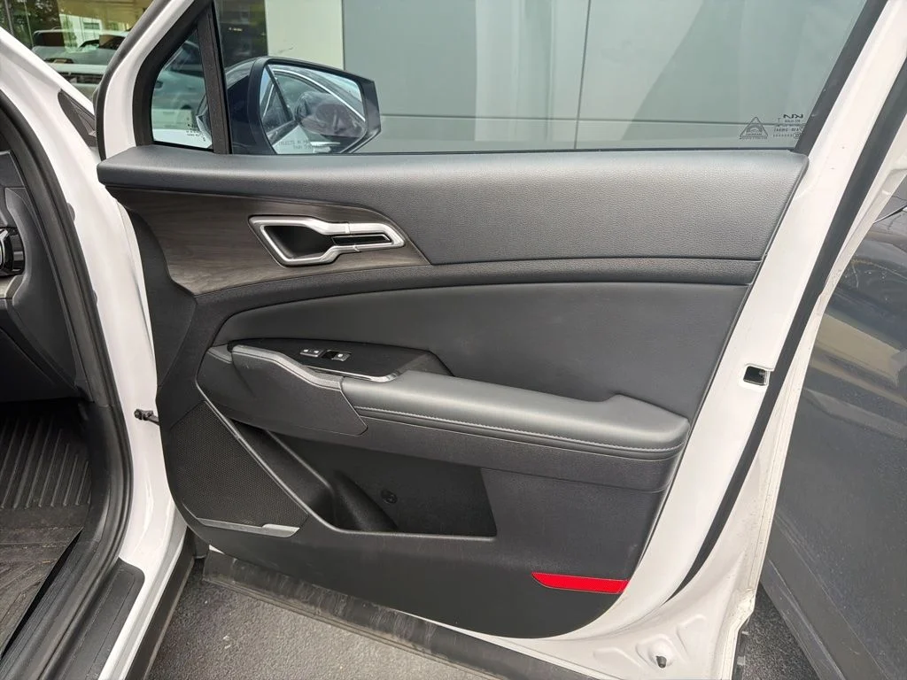 Used 2023 White Pearl Kia X-Line image 18