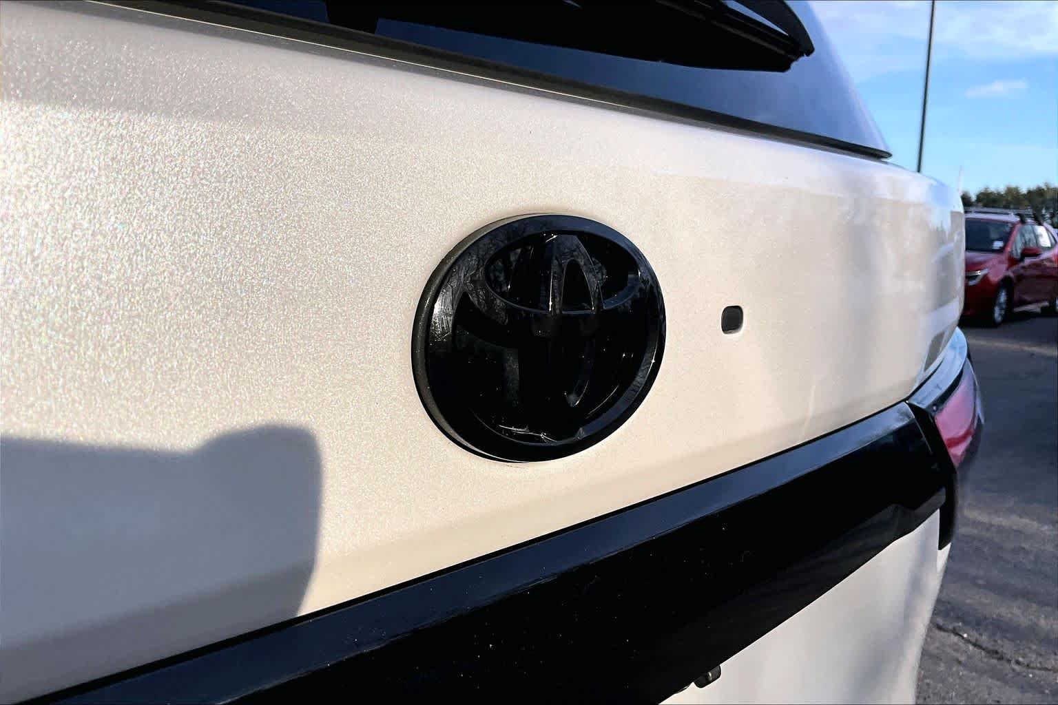 2025 Toyota Sequoia Platinum - Photo 30