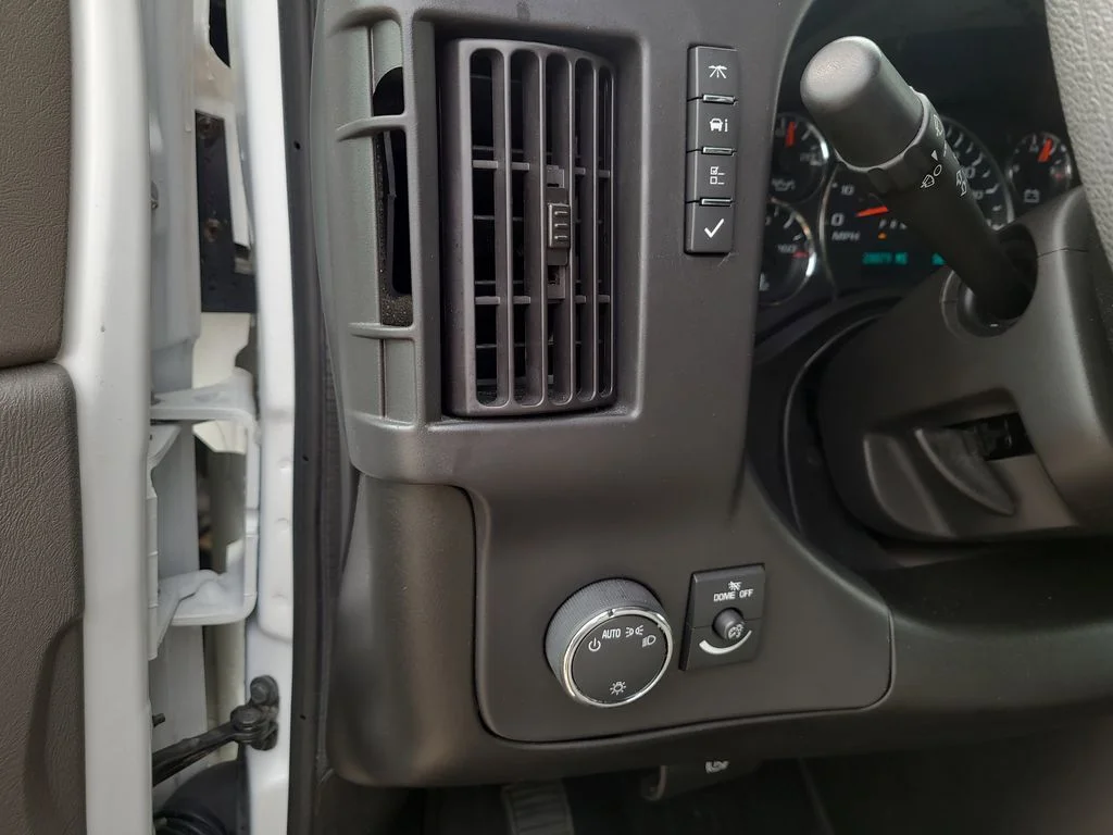 Used 2024 White Chevrolet LT image 21