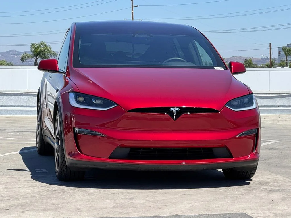 Used 2023  Tesla Base image 3