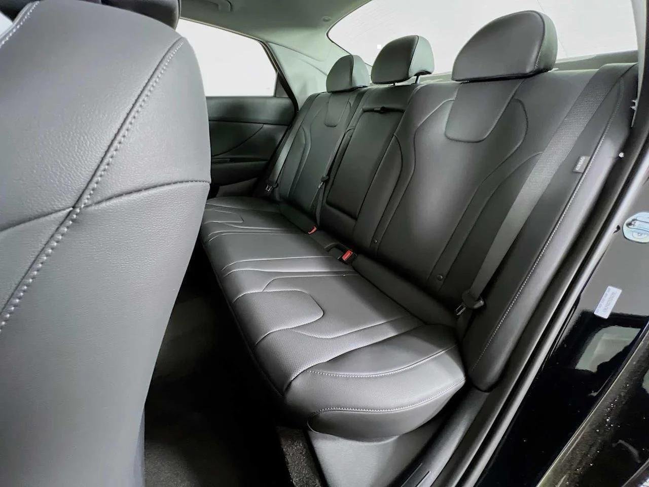 2026 Hyundai Elantra — photo 15