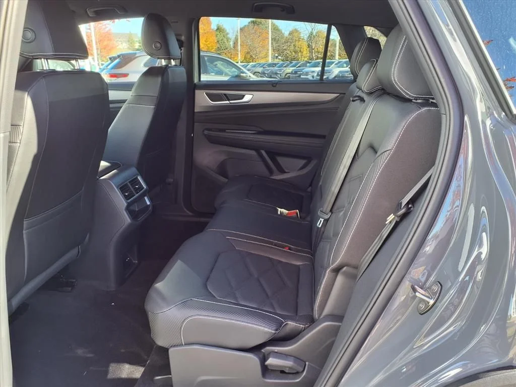 New 2026 Pure Gray Volkswagen 2.0T SE w/Technology image 12