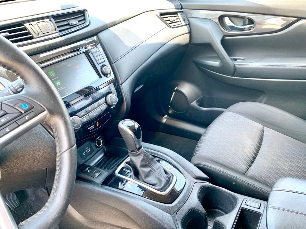 Used 2020 Gray Nissan SV image 37