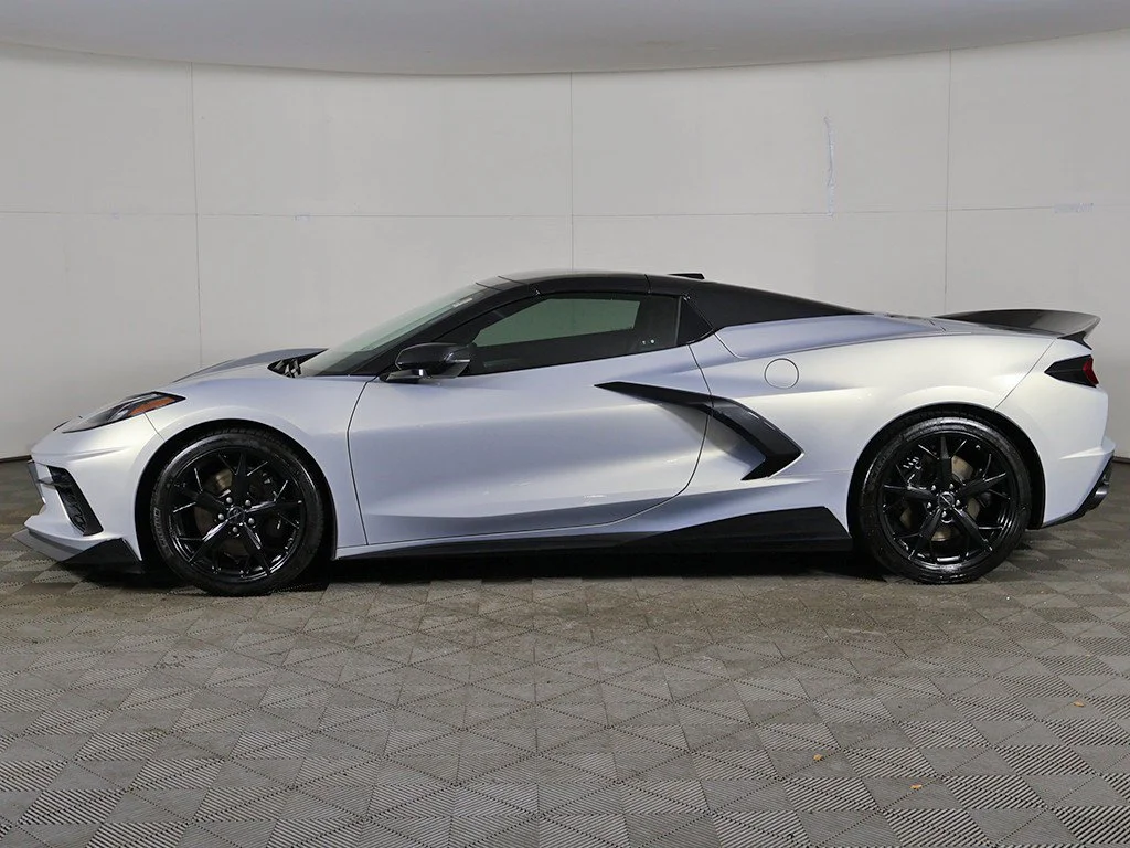 Used 2021 Silver Chevrolet Stingray image 22