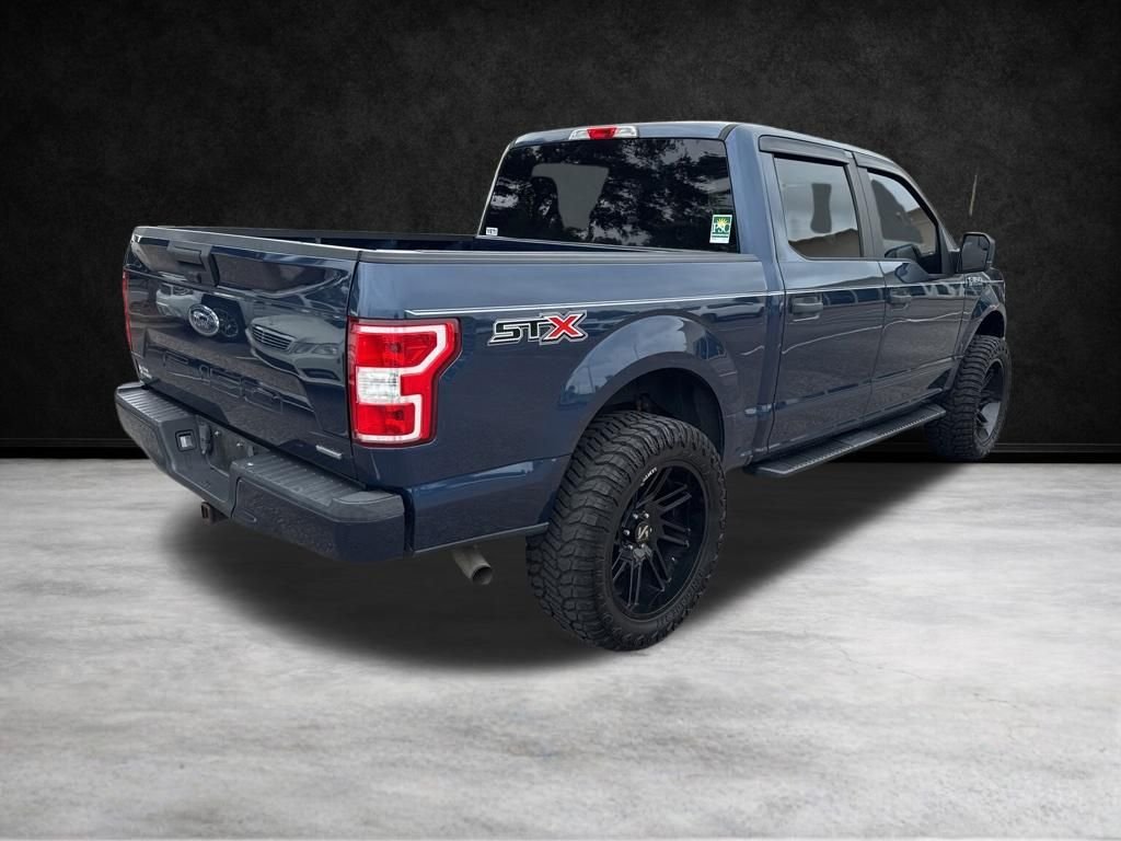 Used 2018 Blue Ford XL image 6
