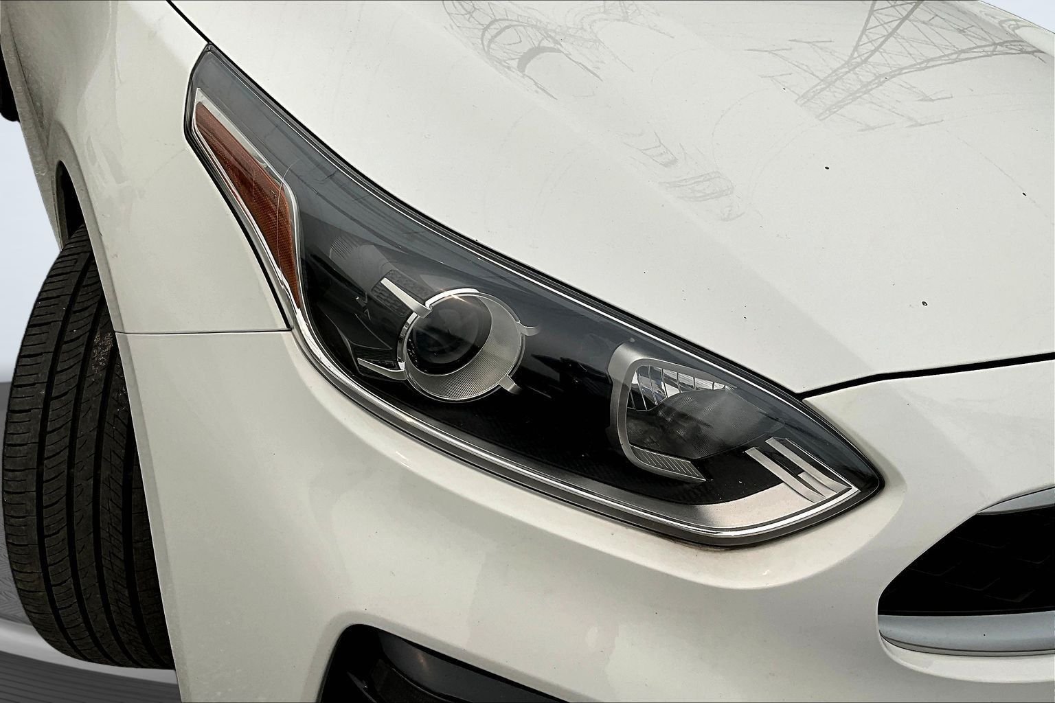 Used 2021 White Kia LXS image 26