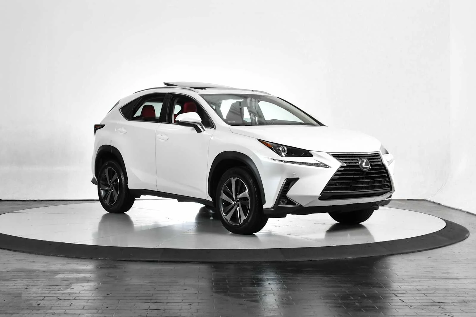 Used 2020 Eminent White Pearl Lexus  image 7