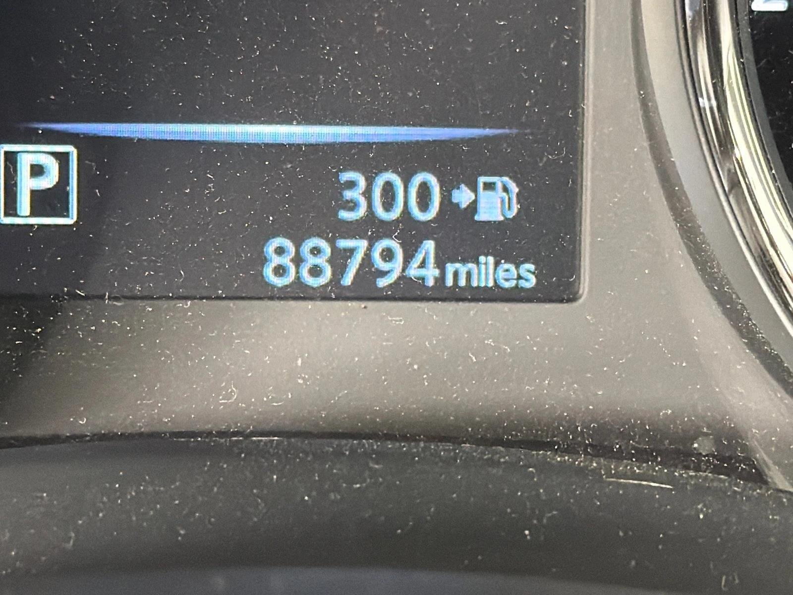 Used 2017 Brilliant Silver Nissan SV image 27