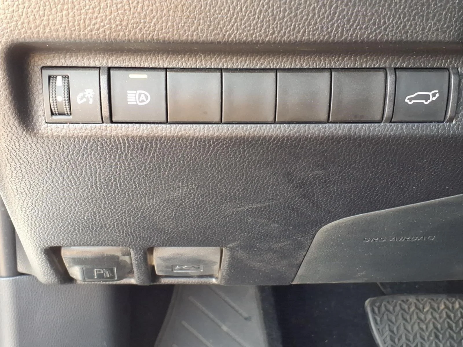 Used 2025 Ice Cap Toyota XLE image 20
