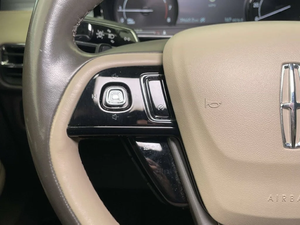Used 2021 Gray Lincoln Standard image 29