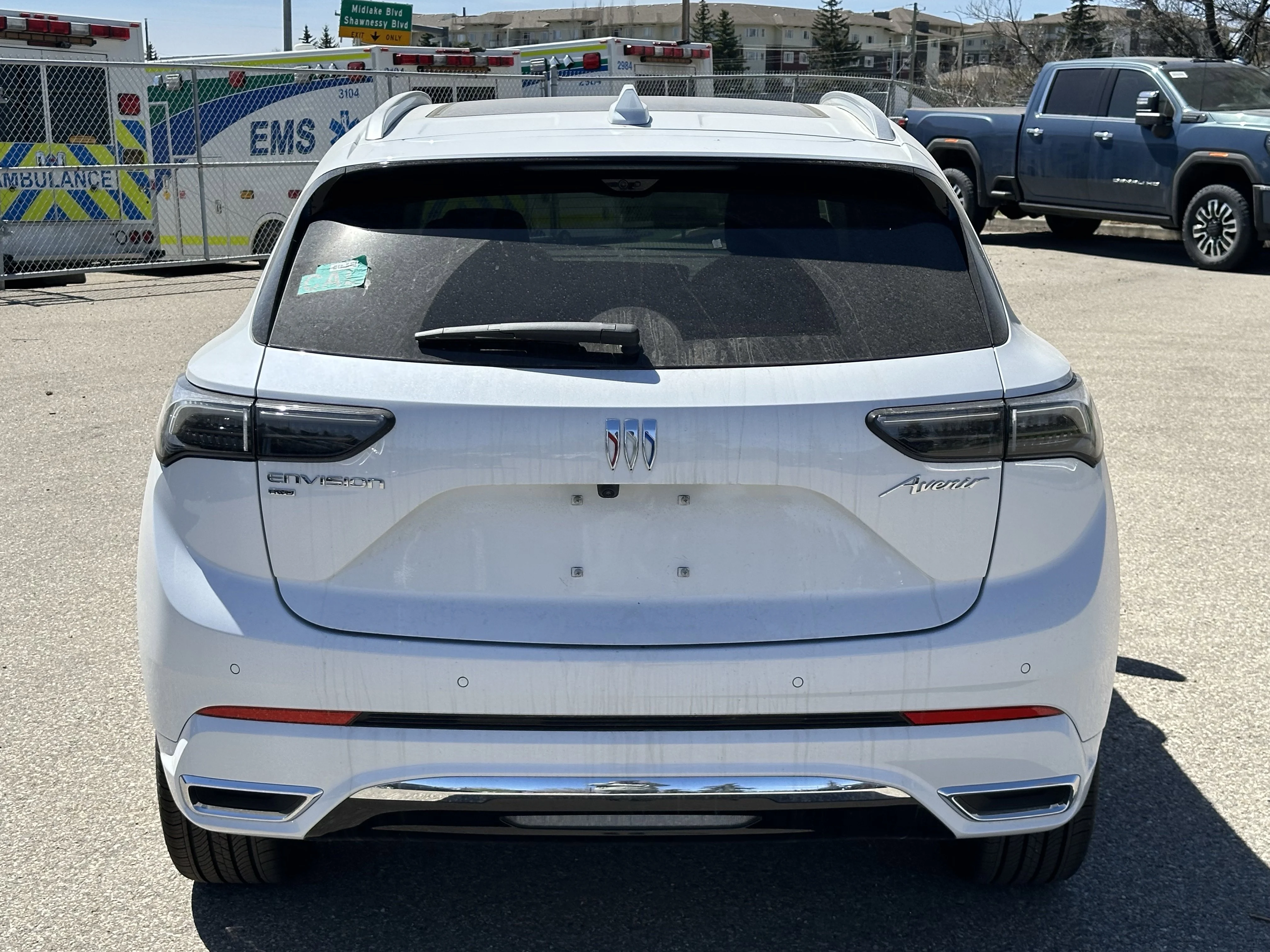 New 2026 Iridescent White Tricoat Buick Avenir image 5