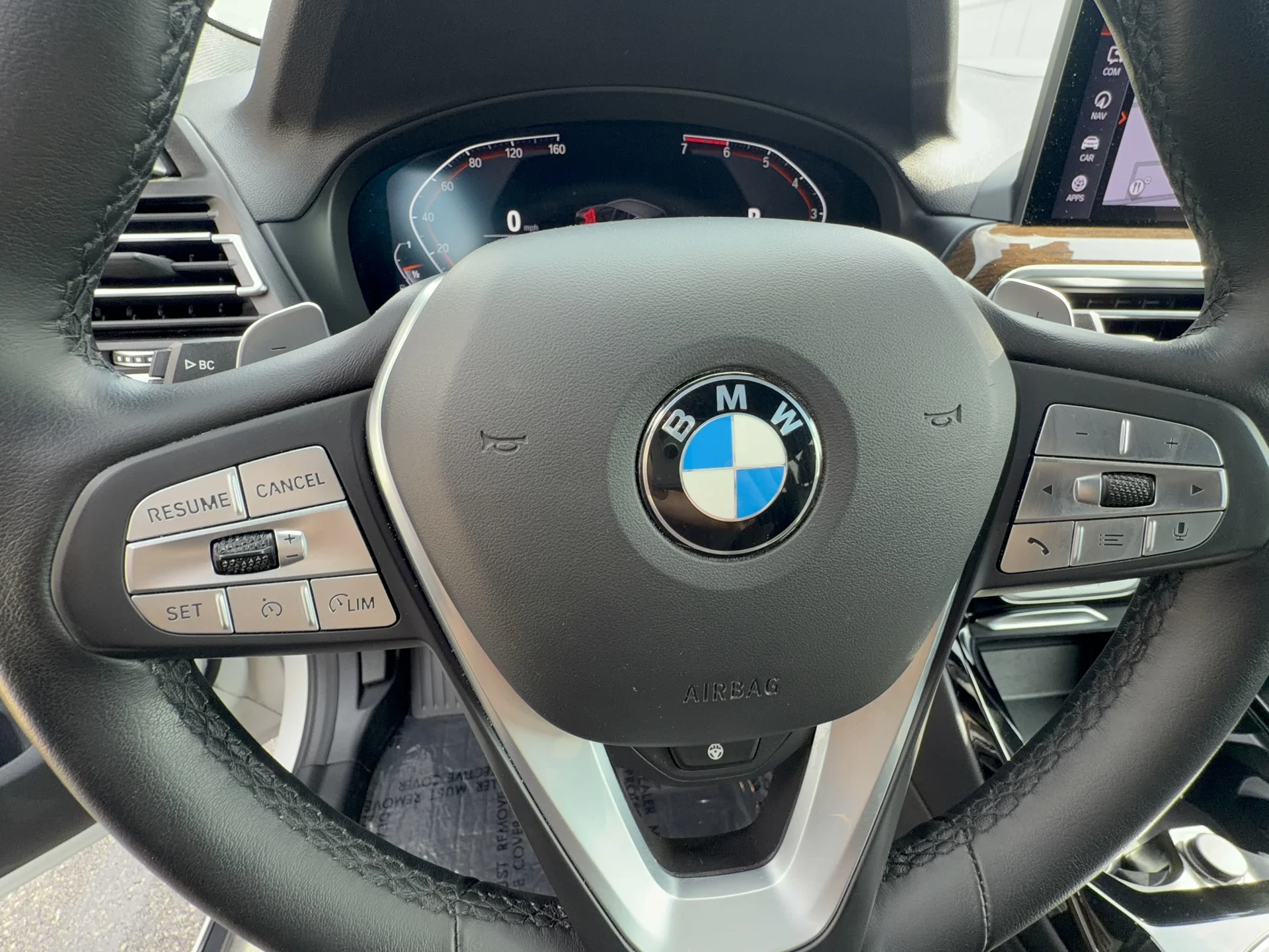 Used 2022 MINERAL WHITE BMW xDrive30i image 12