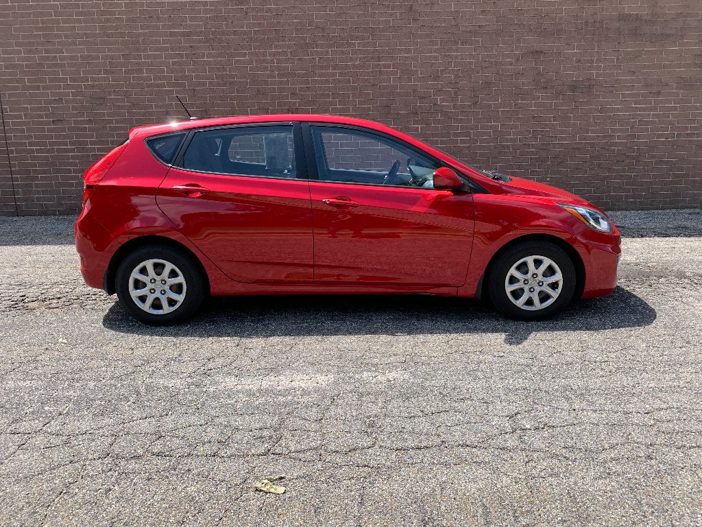 Used 2013 Boston Red Metallic Hyundai GS image 6