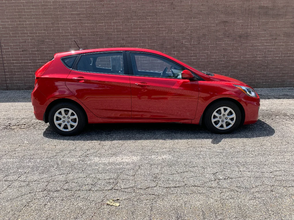 Used 2013 Boston Red Metallic Hyundai GS image 6