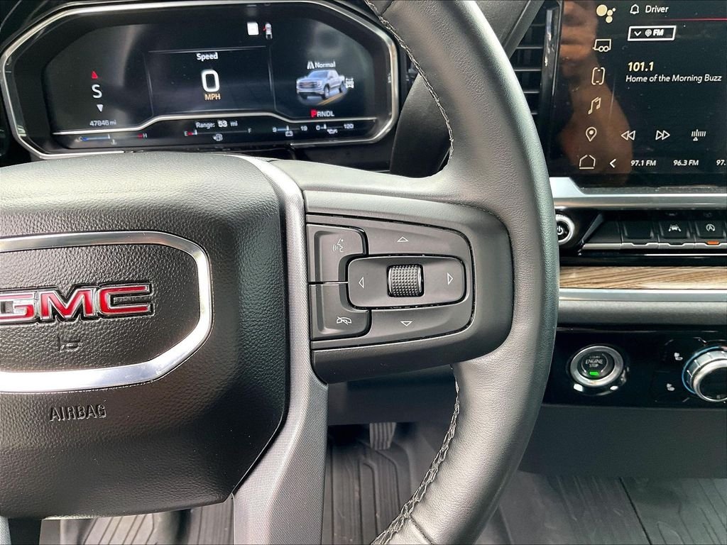 Used 2023 White GMC Elevation image 24