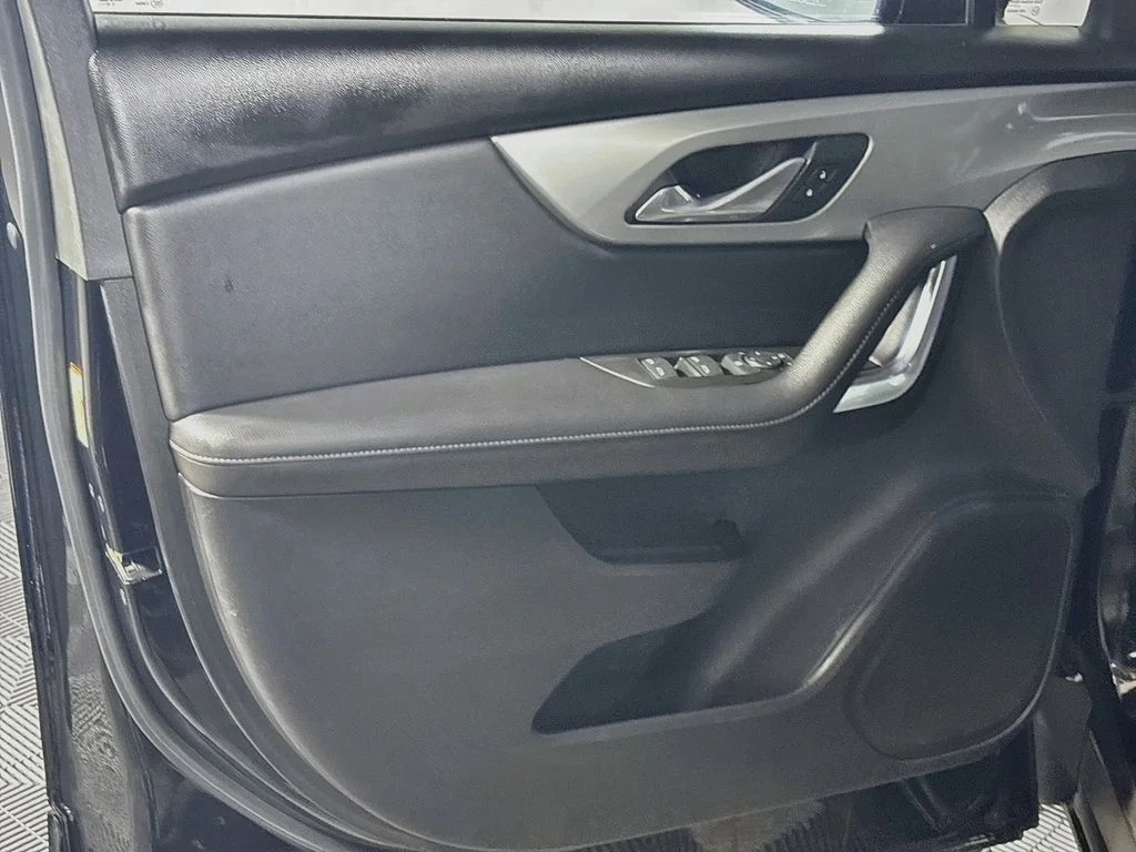 Used 2019 Black Chevrolet L image 10