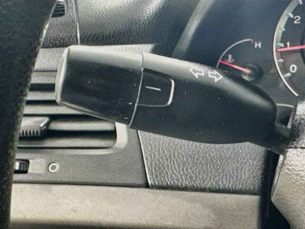Used 2008 Silver Honda LX image 13