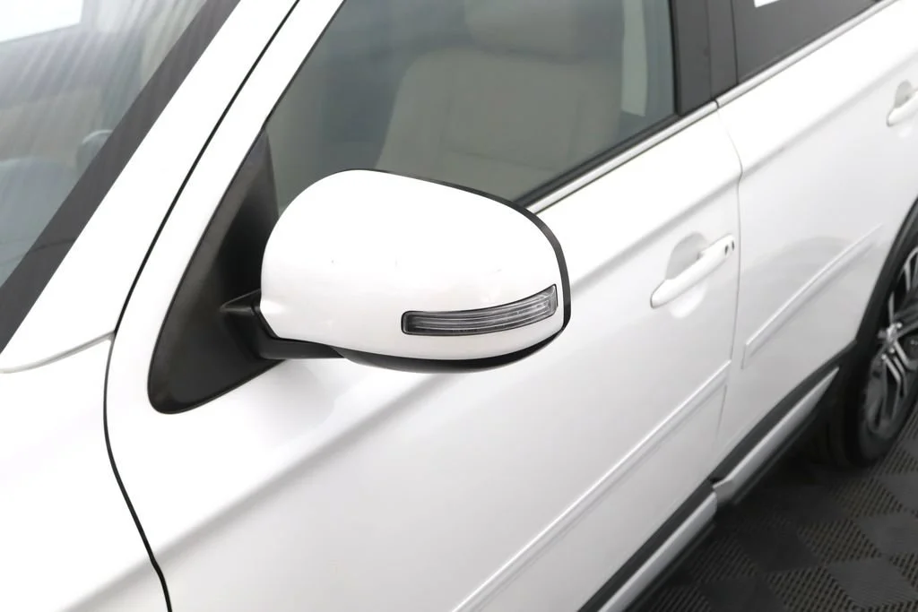 Used 2016 White Mitsubishi GT image 9