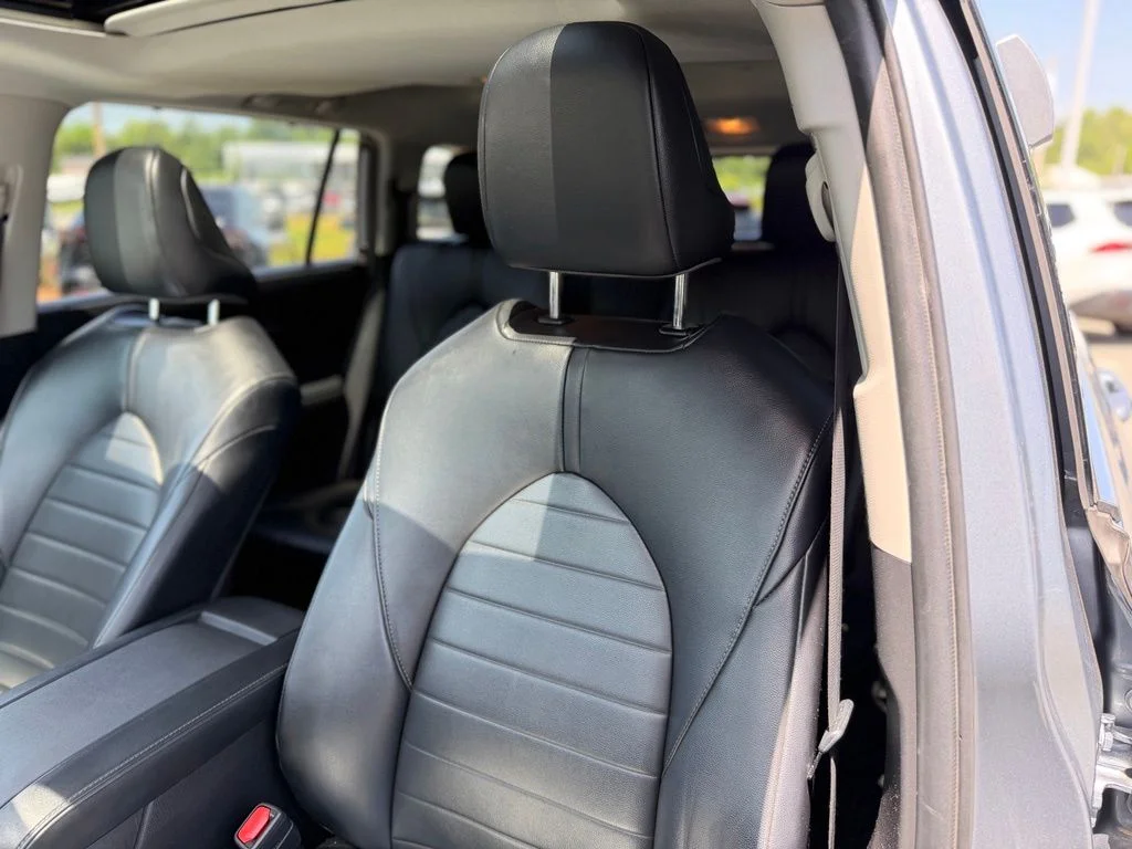 Used 2022  Toyota XLE image 12