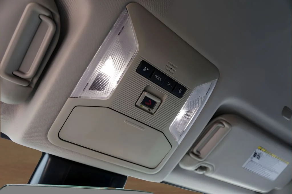 Used 2025 White Toyota XLE image 21