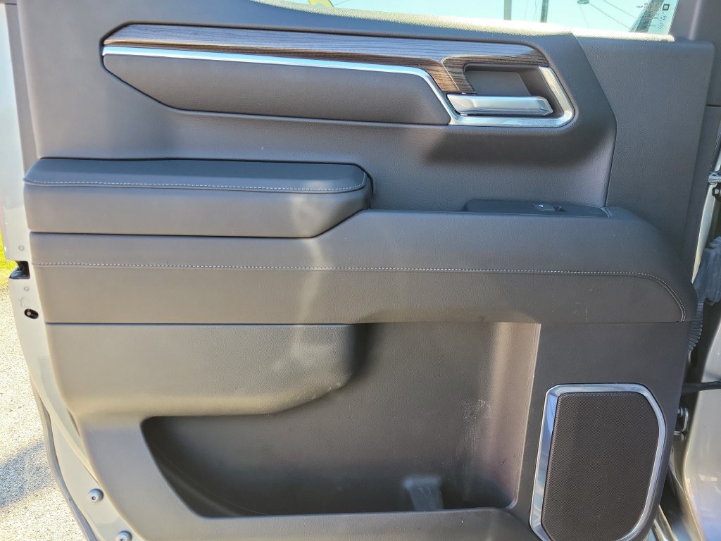Used 2023 STERLING GRAY METALLIC Chevrolet RST image 11
