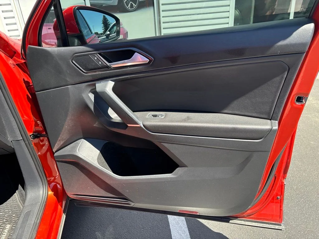 Used 2018 Orange Volkswagen 2.0T SE image 15