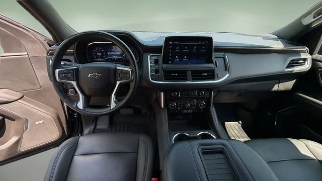 Used 2023 Black Chevrolet Z71 image 18