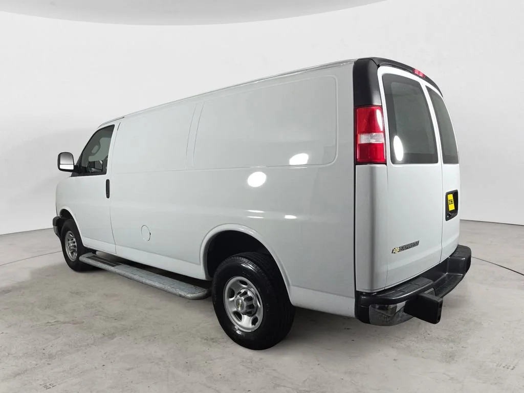 Used 2024 Summit White Chevrolet WT image 3