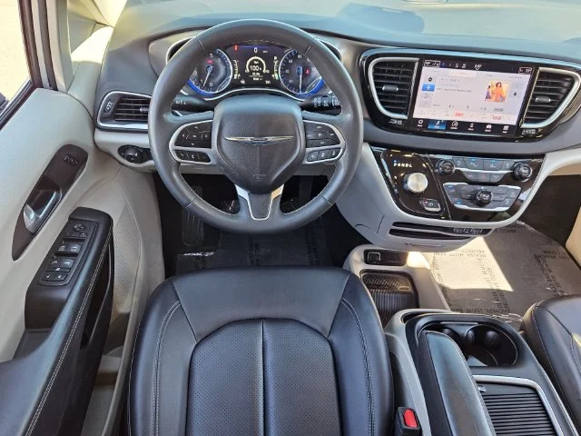 Used 2024 Silver Chrysler Touring L image 15
