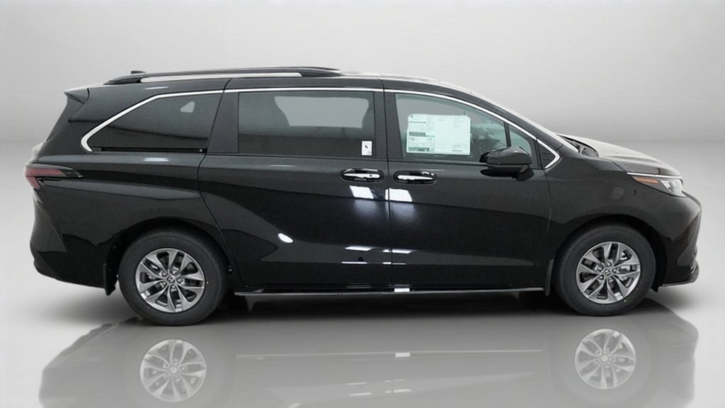 New 2026 Midnight Black Metallic Toyota XLE image 37