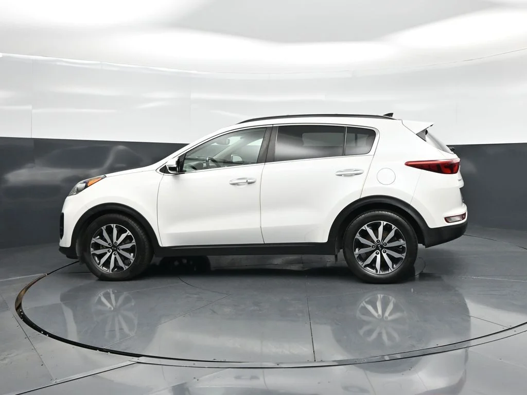 Used 2018 White Kia EX image 30