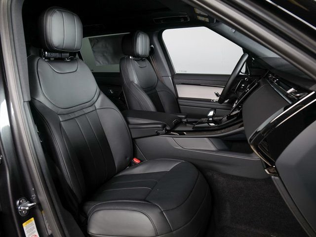 New 2026 Carpathian Grey Land Rover SE image 3