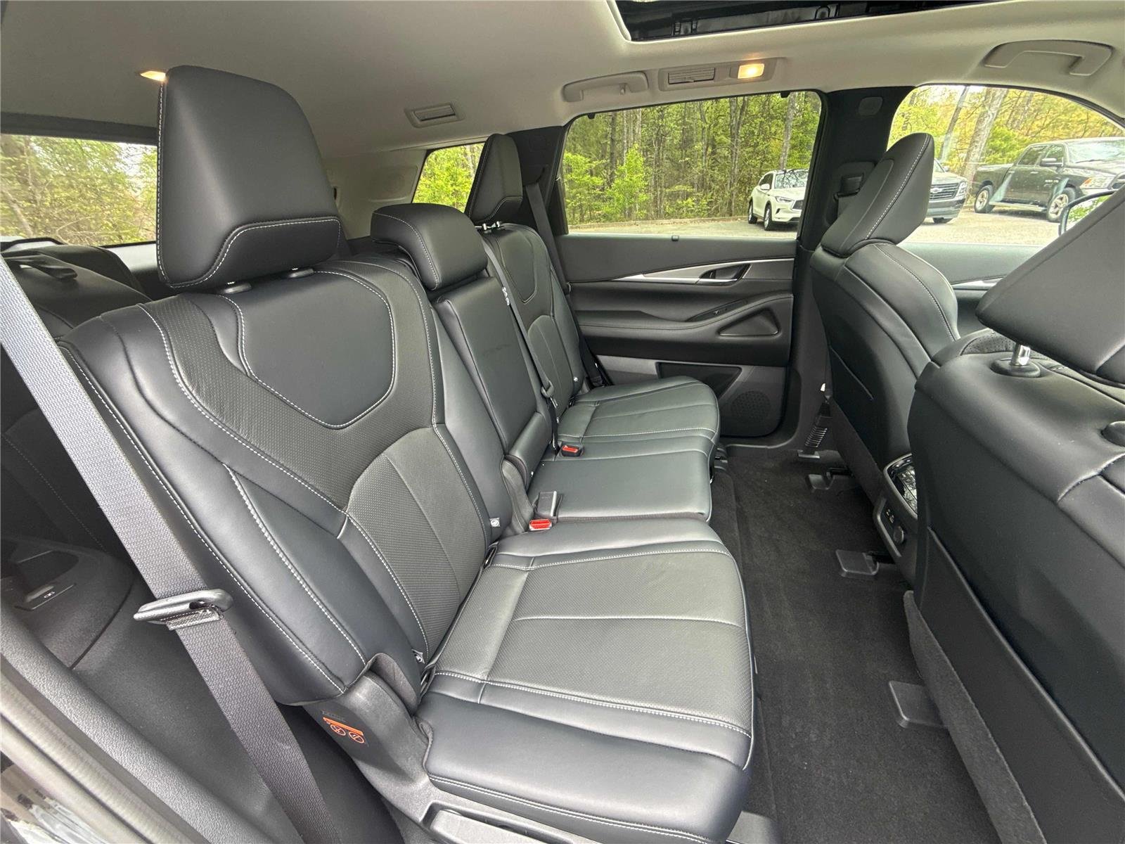 Used 2023 Mineral Black INFINITI LUXE image 29