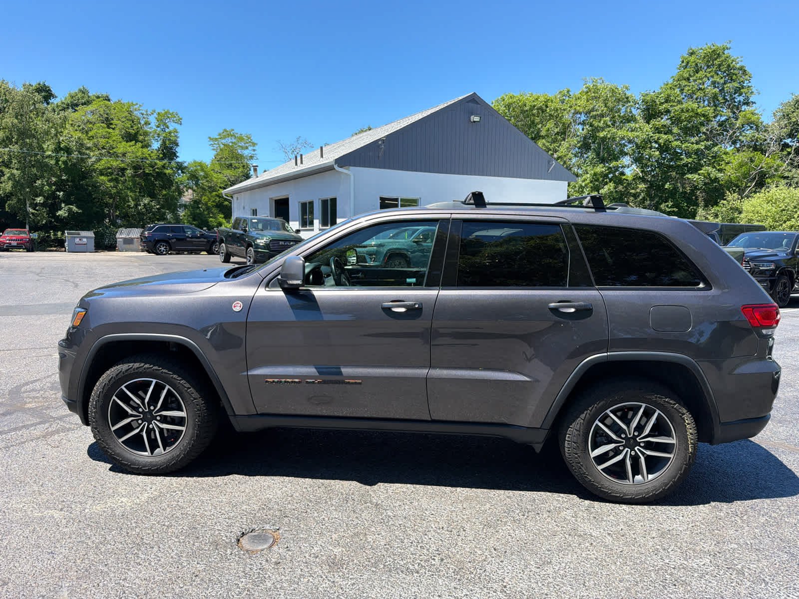 Used 2020 Granite Crystal Metallic Clearcoat Jeep Trailhawk image 5