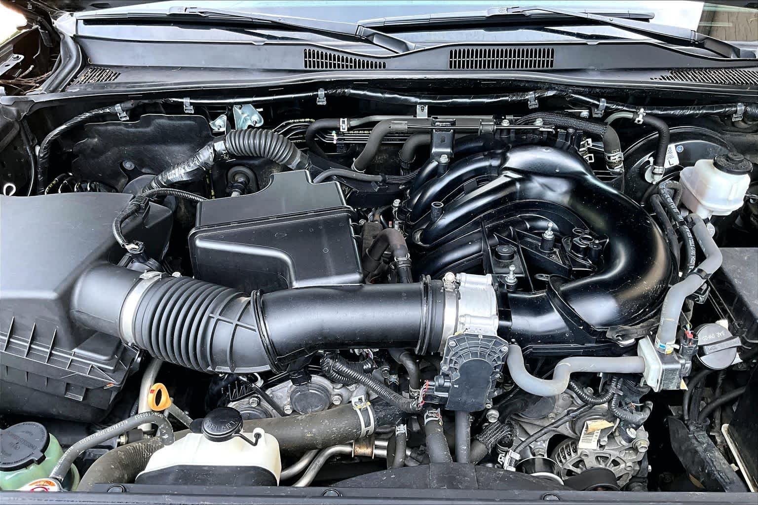 Used 2019 Midnight Black Metallic Toyota SR image 31