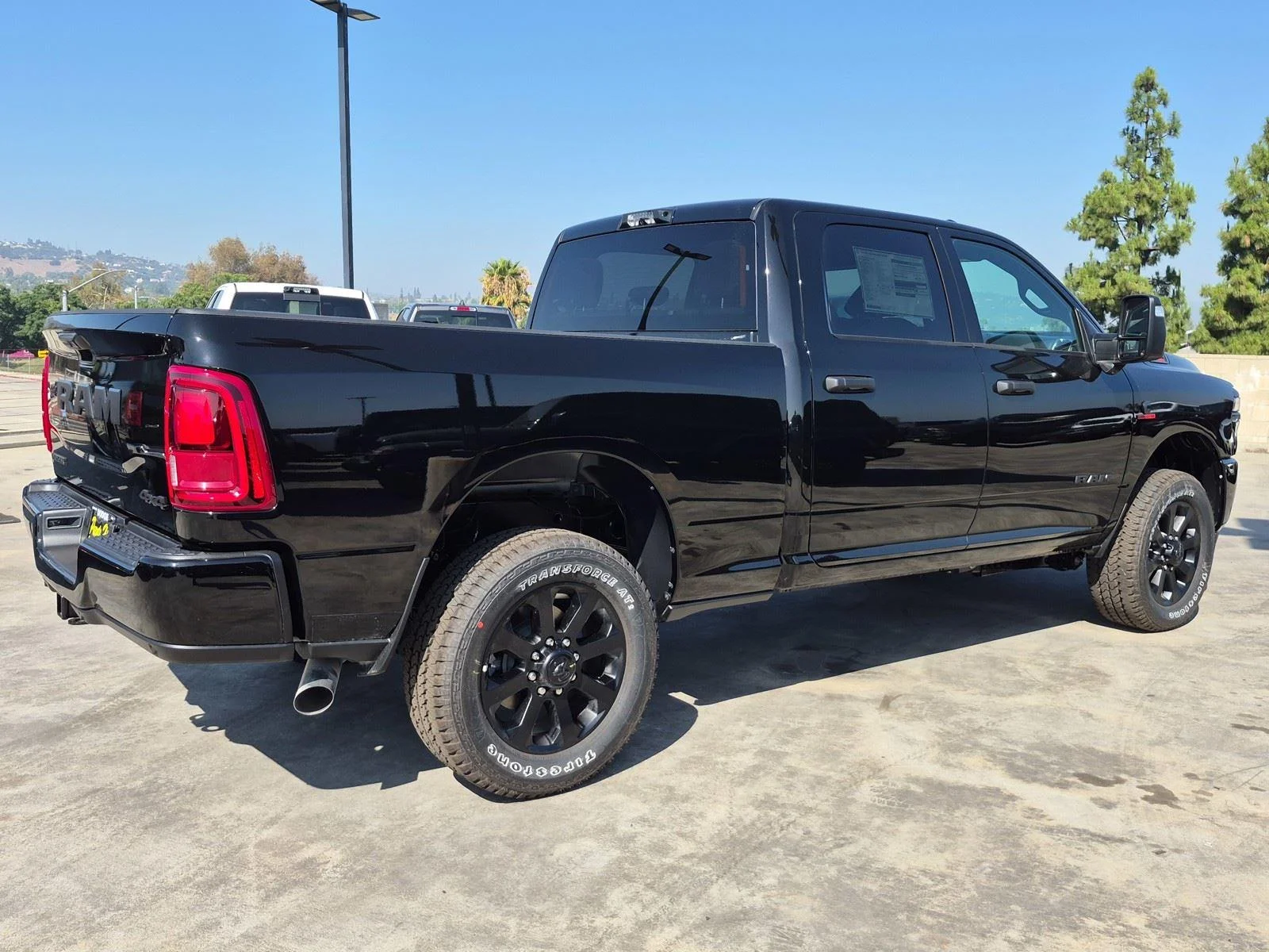New 2026 Diamond Black Crystal Pearl-Coat Exterior Paint RAM Big Horn image 6