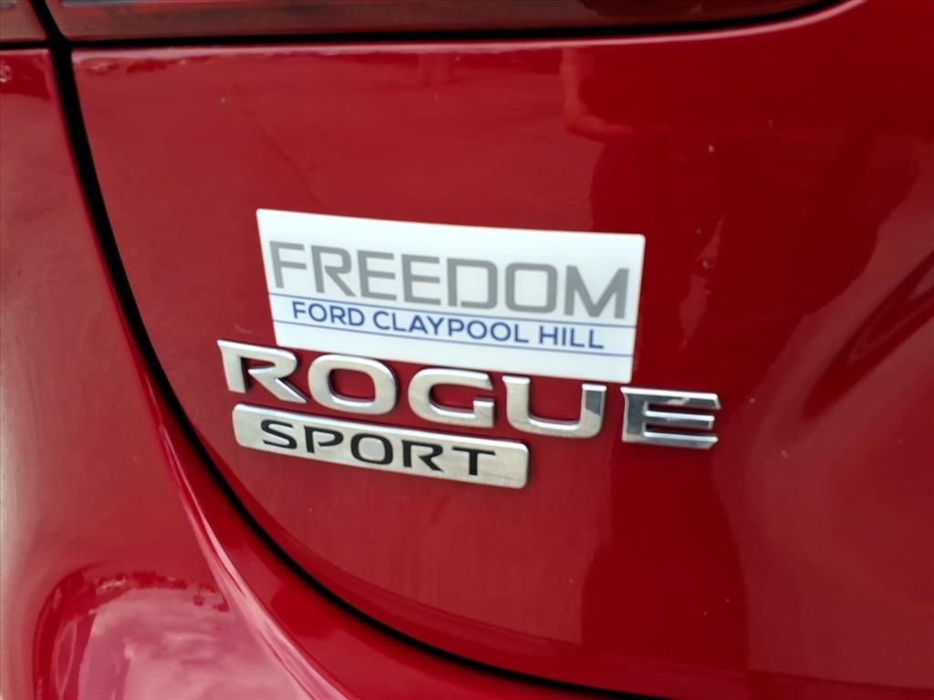 Used 2018 Ruby Nissan S image 7