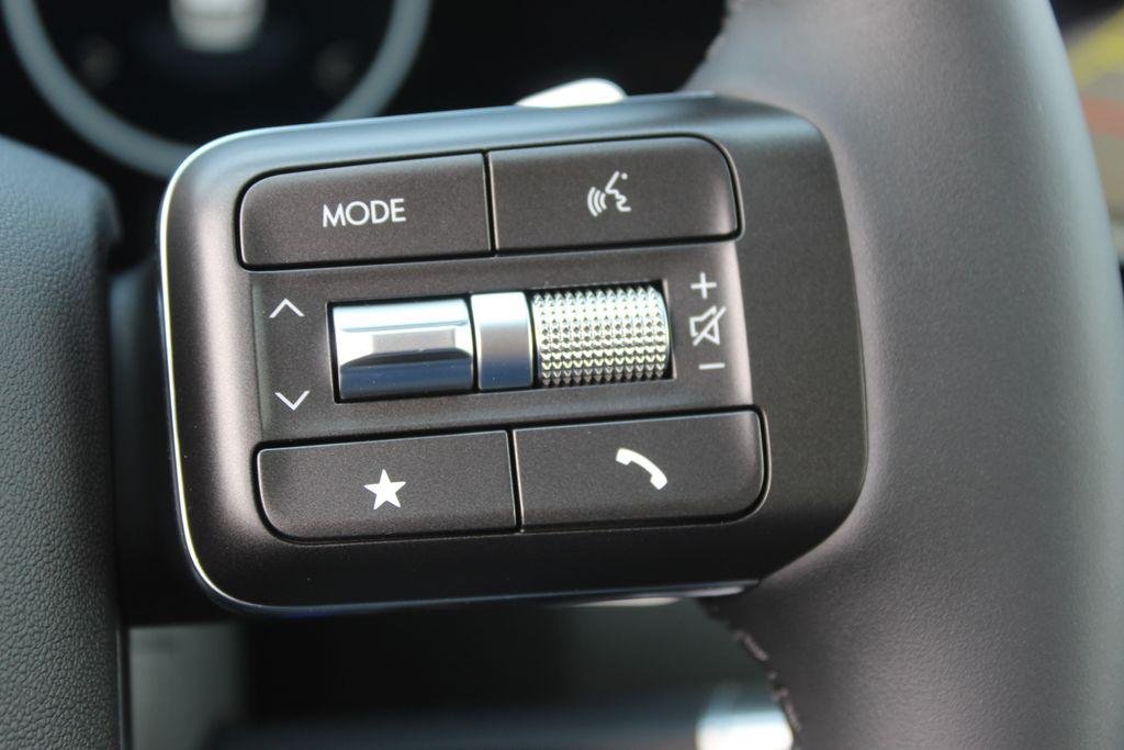 New 2026 Gray Hyundai Blue SEL 8P image 27