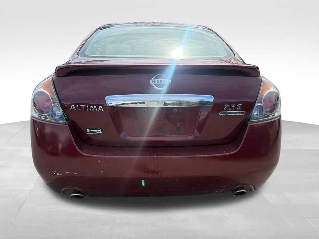 Used 2011 Red Nissan 2.5 S image 4