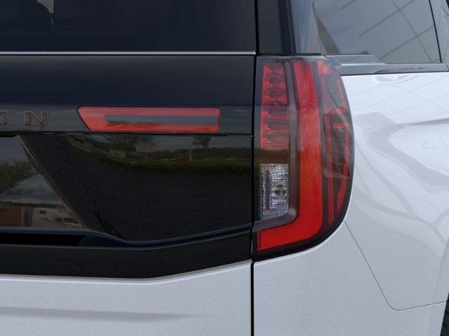 New 2025 Star White Metallic Tri-Coat Ford Tremor image 33
