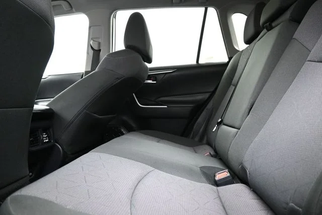 Used 2025 White Toyota XLE image 11