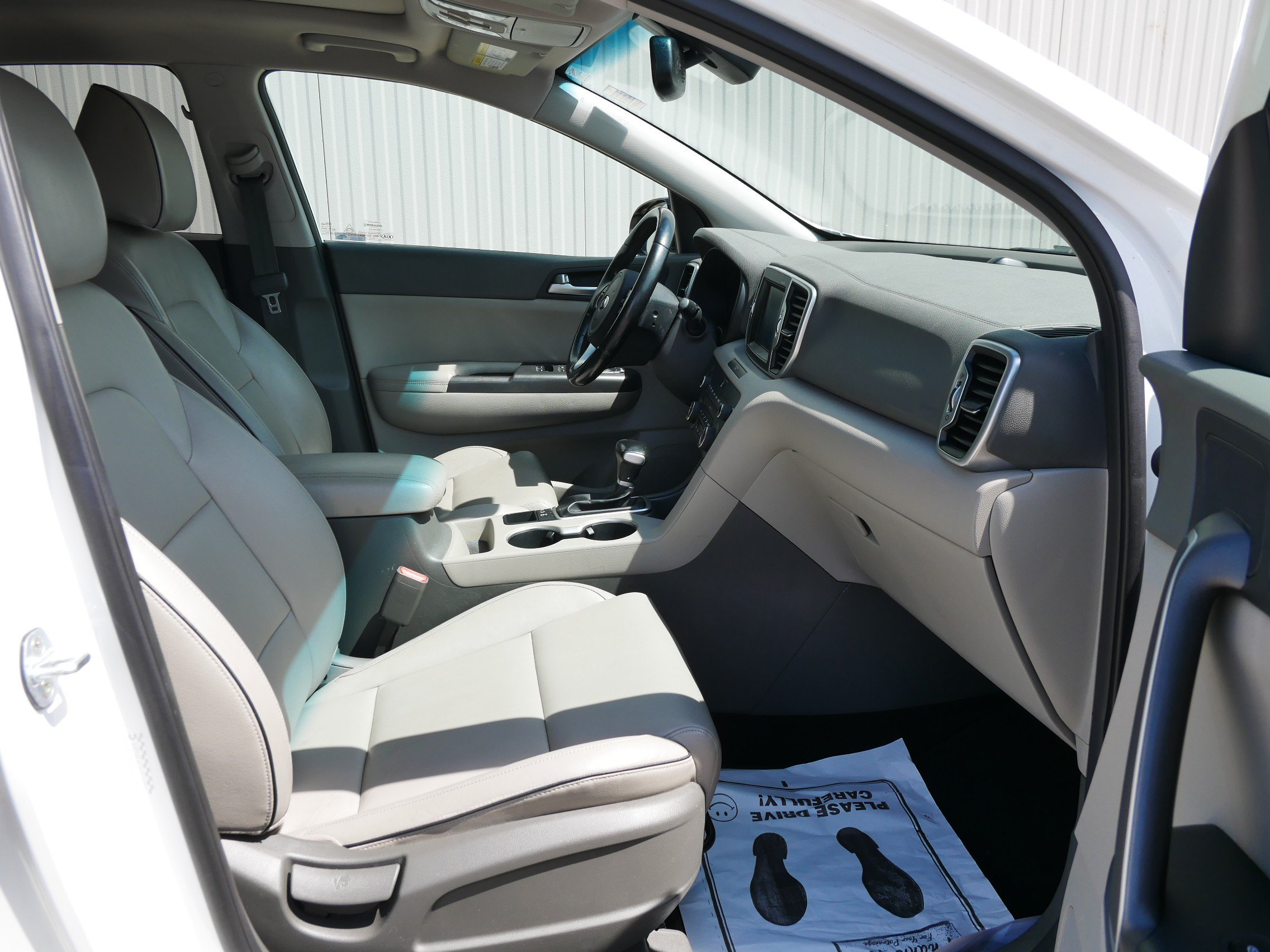 Used 2017 Snow White Pearl Kia EX image 14