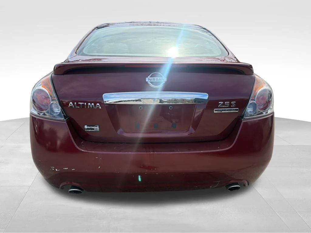 Used 2011 Red Nissan 2.5 S image 4