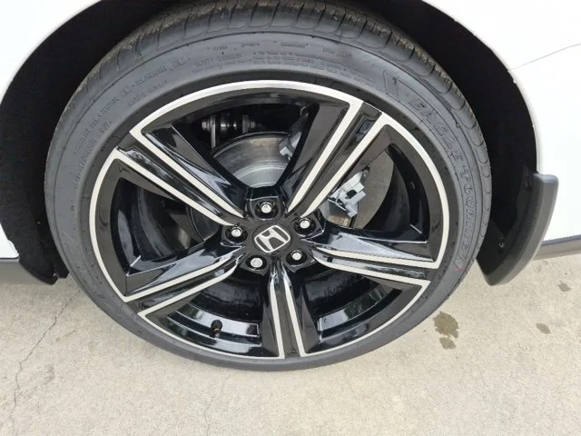 New 2026 Platinum White Pearl Honda SE image 6