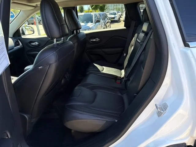 Used 2016 Bright White Clearcoat Jeep Limited image 14