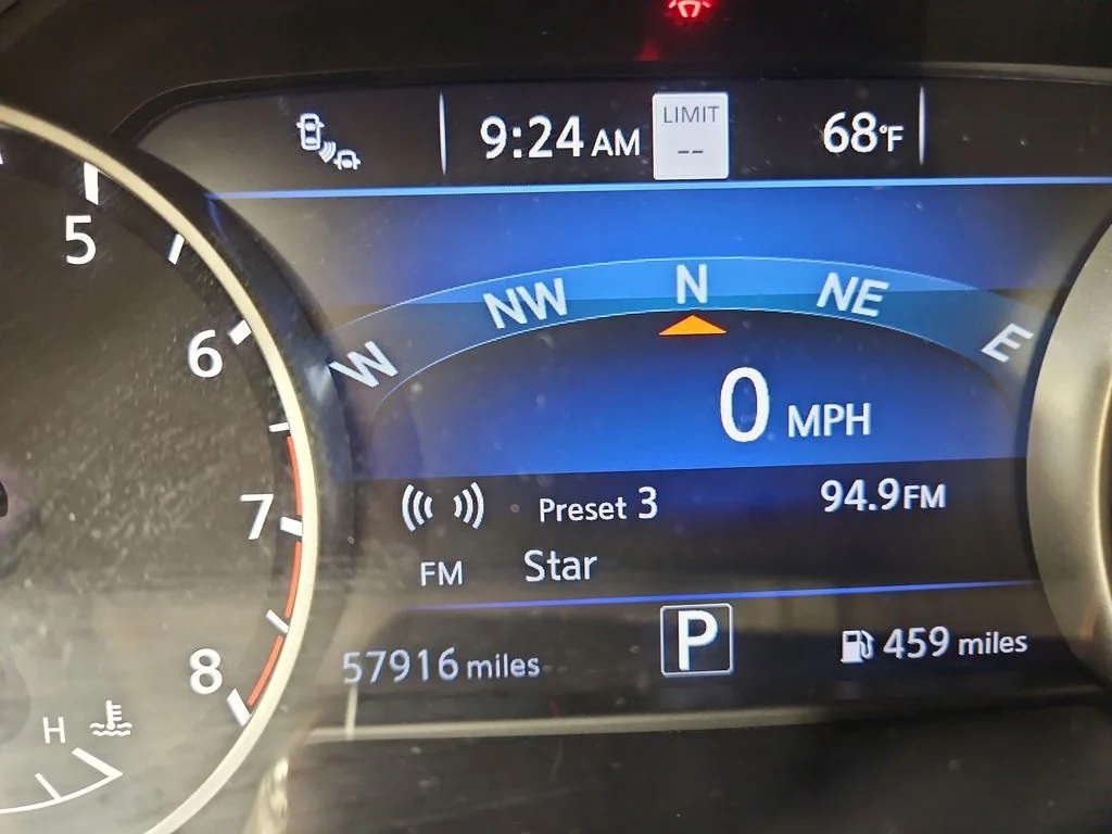 Used 2021 Scarlet Nissan Platinum image 17