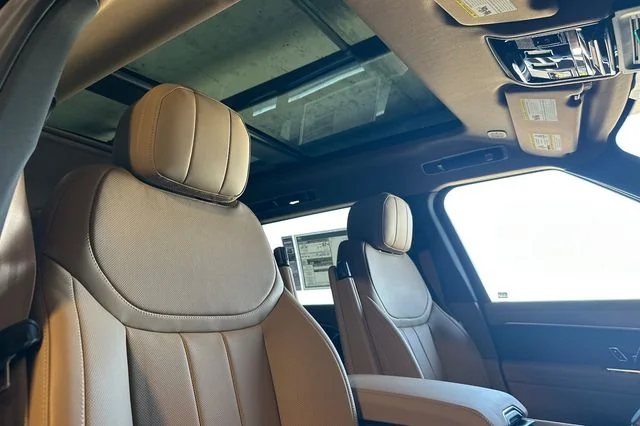 New 2026 Charente Grey Land Rover SE image 15