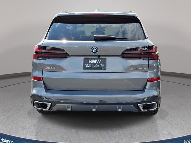 New 2026 Skyscraper Grey Metallic BMW xDrive50e image 5